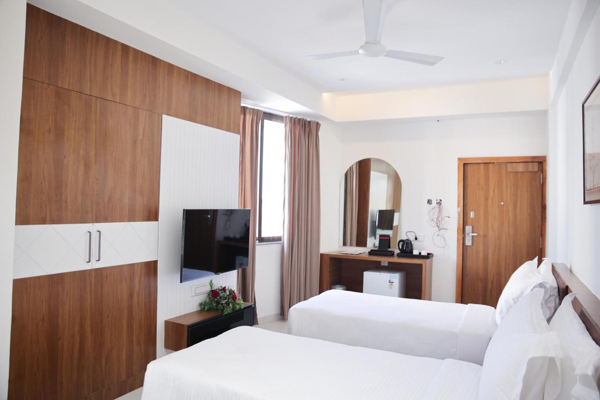 Lords Eco Inn, Ambaji Екстер'єр фото