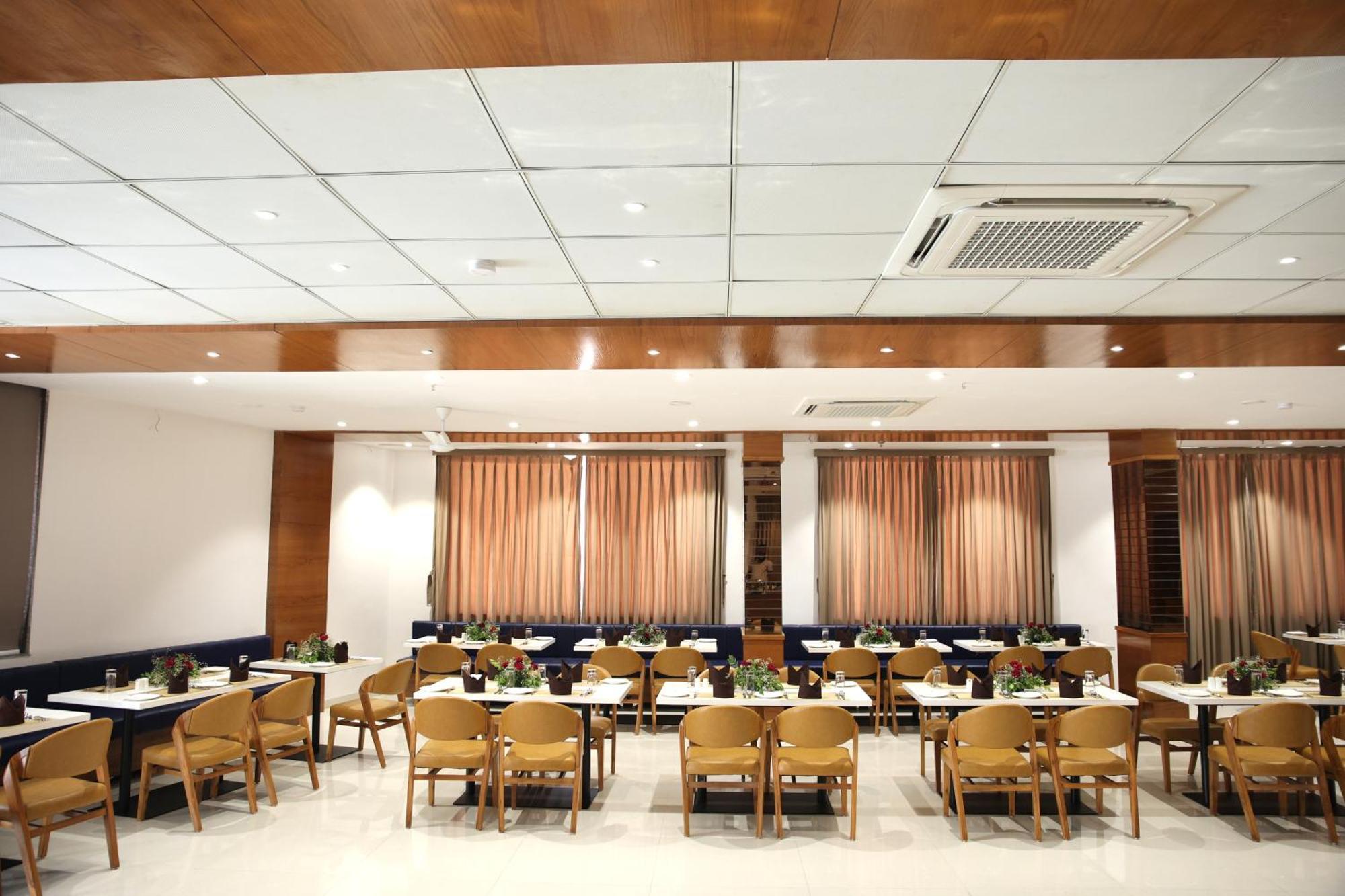 Lords Eco Inn, Ambaji Екстер'єр фото